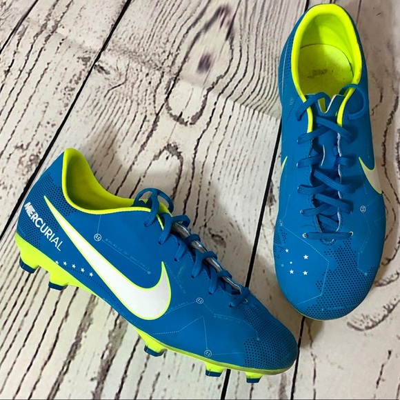 SOLD 🤩 Nike Mercurial Soccer Cleats youth 4.5